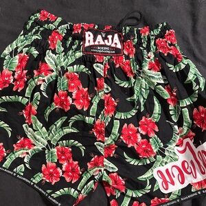 Raja Muay Thai shorts size 4L